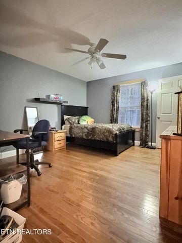 159 Carroll Hollow Rd, Clinton, TN 37716