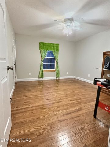 159 Carroll Hollow Rd, Clinton, TN 37716