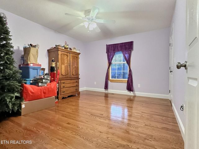 159 Carroll Hollow Rd, Clinton, TN 37716