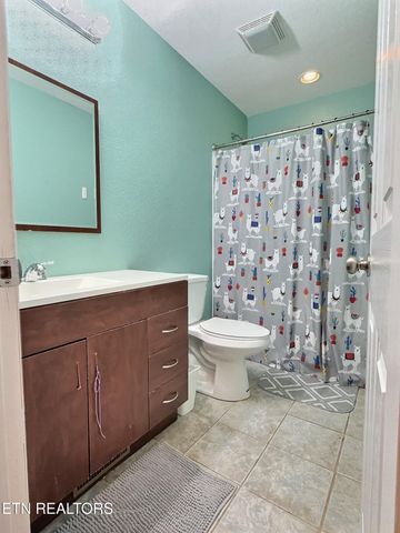 159 Carroll Hollow Rd, Clinton, TN 37716