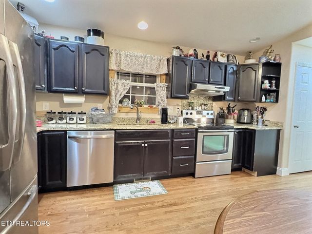 159 Carroll Hollow Rd, Clinton, TN 37716