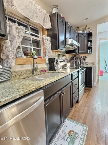 159 Carroll Hollow Rd, Clinton, TN 37716