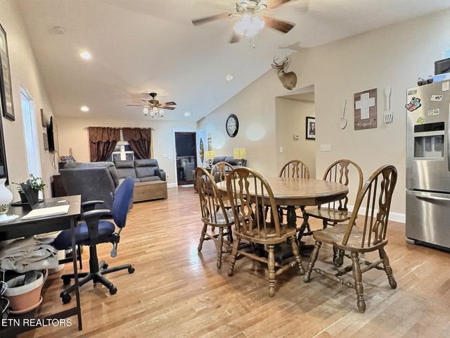 159 Carroll Hollow Rd, Clinton, TN 37716