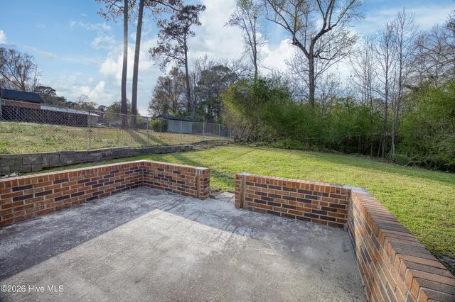 119 Shadow Brook Drive, Jacksonville, NC 28546