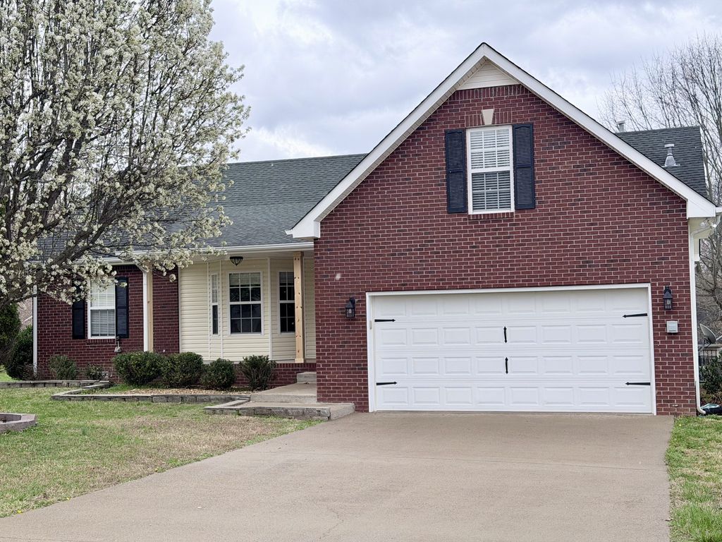 3344 Poplar Hl, Clarksville, TN 37043