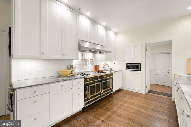 3115 CLEVELAND AVE NW, Washington, DC 20008