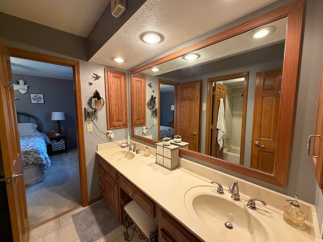 51262 Shady Lane, Elkhart, IN 46514