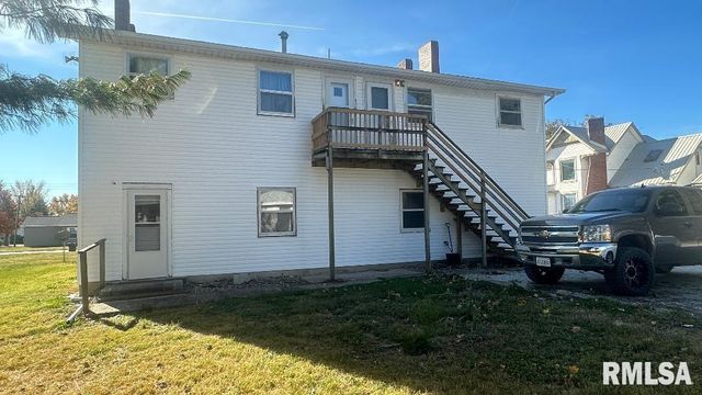 135 E WASHINGTON Street, Rushville, IL 62681