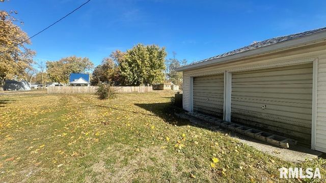 135 E WASHINGTON Street, Rushville, IL 62681