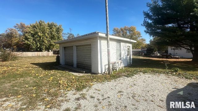 135 E WASHINGTON Street, Rushville, IL 62681