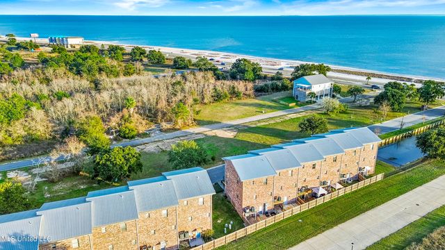 5 Oak Alley Lane, Long Beach, MS 39560