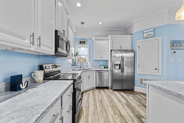 5 Oak Alley Lane, Long Beach, MS 39560