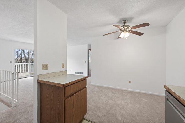 7073 17th Street N, Oakdale, MN 55128