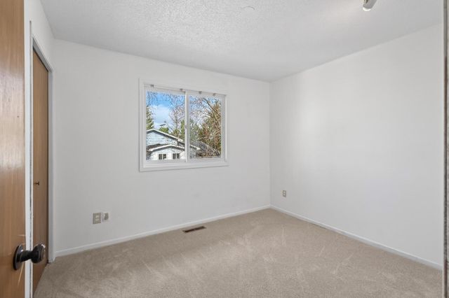 7073 17th Street N, Oakdale, MN 55128