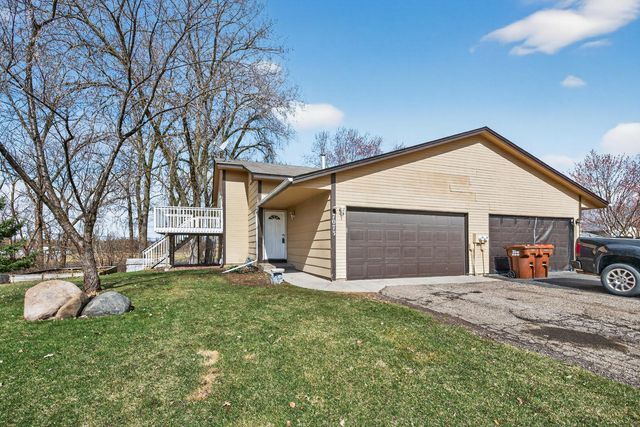 7073 17th Street N, Oakdale, MN 55128
