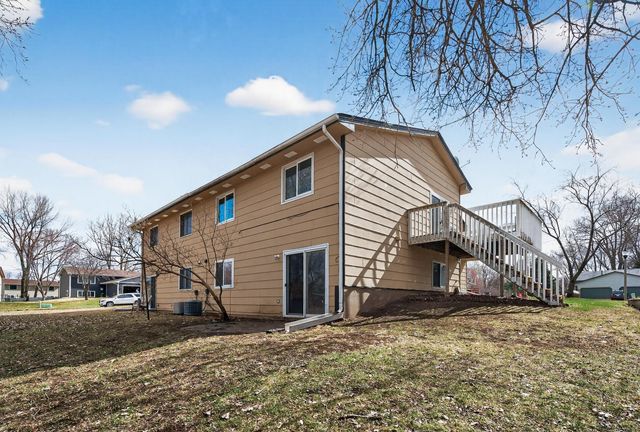 7073 17th Street N, Oakdale, MN 55128