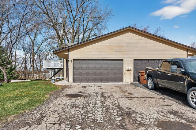 7073 17th Street N, Oakdale, MN 55128
