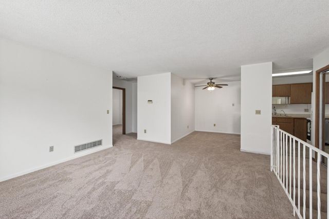 7073 17th Street N, Oakdale, MN 55128