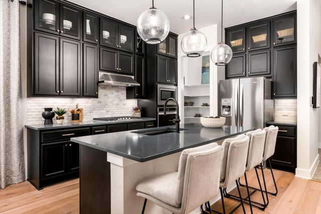 613 Hallwood DR, Liberty Hill, TX 78642