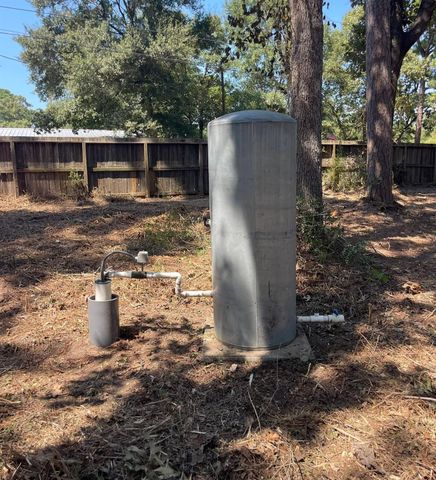 16020 N Loop Drive, Plantersville, TX 77363