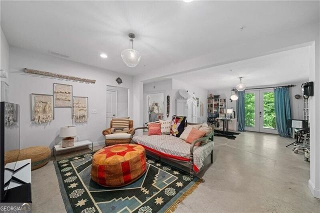 300 Banbury Crossing, Alpharetta, GA 30009