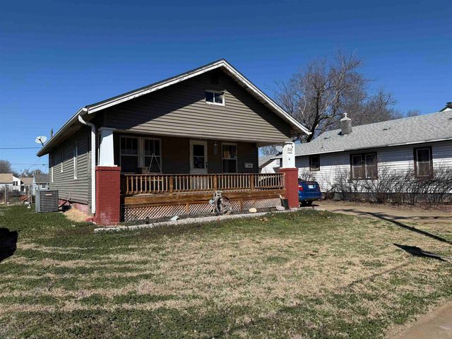 710 W Prescott Ave, Salina, KS 67401