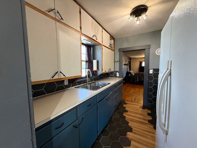 710 W Prescott Ave, Salina, KS 67401