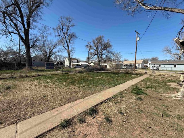 710 W Prescott Ave, Salina, KS 67401