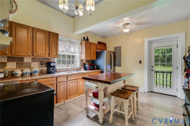 1919 Moseley Rd, Moseley, VA 23120