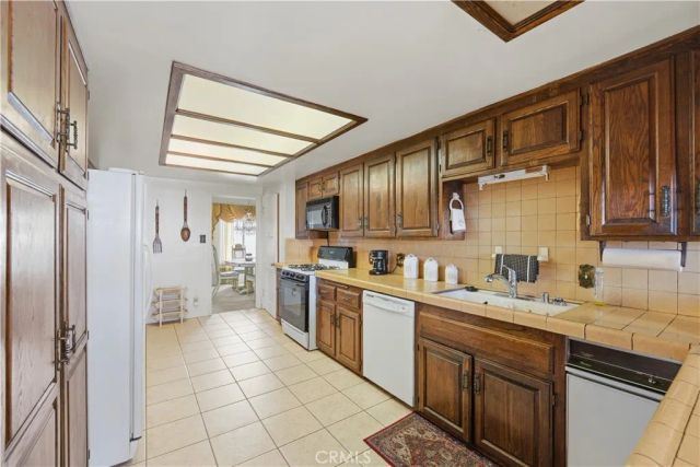 414 E 137th, Los Angeles, CA 90061
