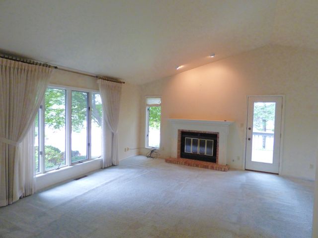 353 Devon Road, Valparaiso, IN 46385