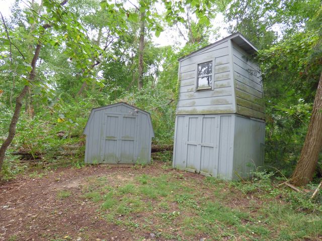 353 Devon Road, Valparaiso, IN 46385