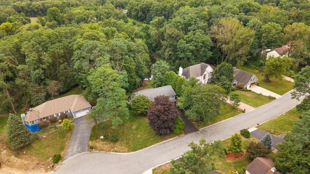 353 Devon Road, Valparaiso, IN 46385