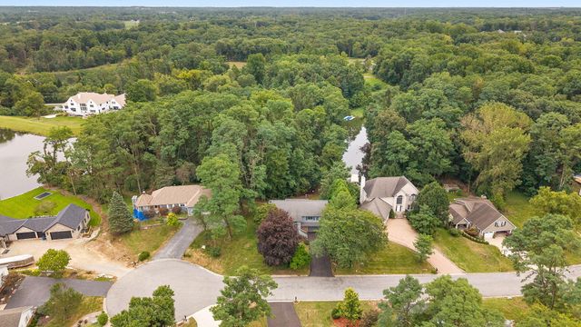 353 Devon Road, Valparaiso, IN 46385