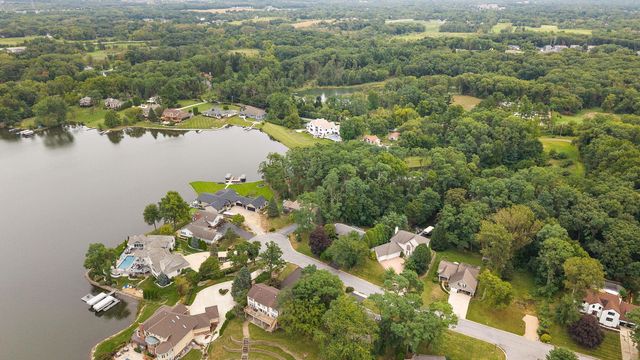 353 Devon Road, Valparaiso, IN 46385