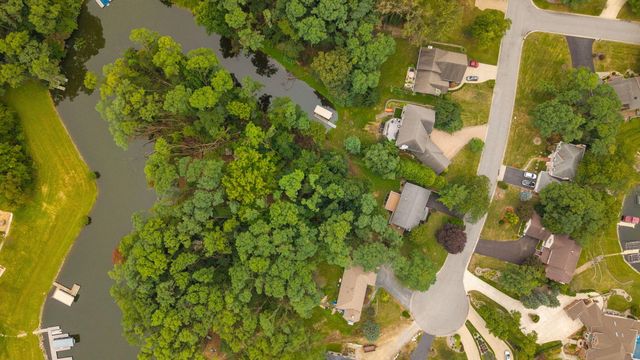 353 Devon Road, Valparaiso, IN 46385