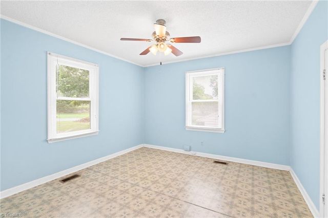 924 E Market Street, Burlington, NC 27217