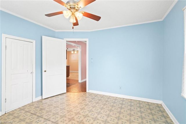 924 E Market Street, Burlington, NC 27217