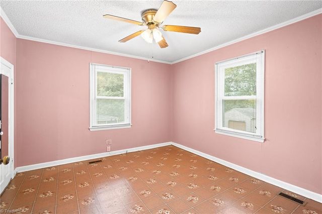 924 E Market Street, Burlington, NC 27217
