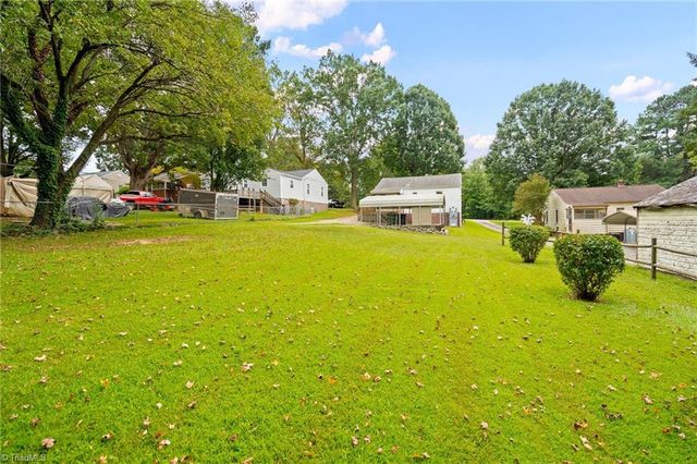 924 E Market Street, Burlington, NC 27217