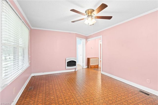924 E Market Street, Burlington, NC 27217