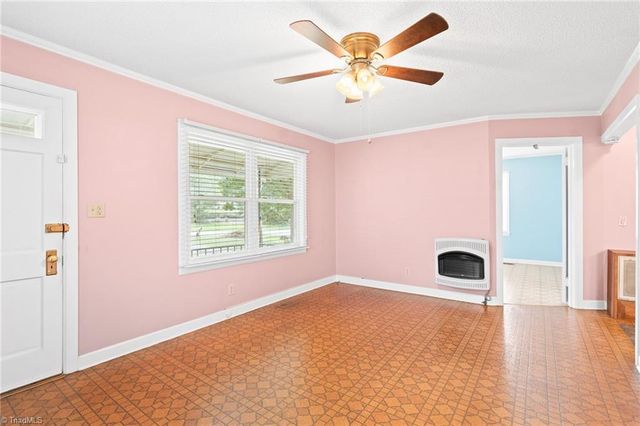 924 E Market Street, Burlington, NC 27217