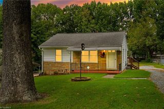 924 E Market Street, Burlington, NC 27217
