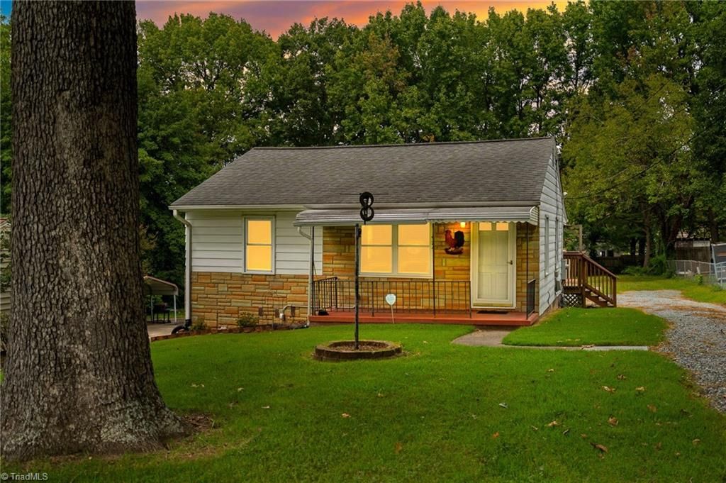 924 E Market Street, Burlington, NC 27217