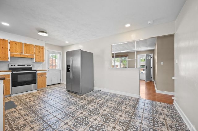 525 Water Oak Road, Roanoke, VA 24019