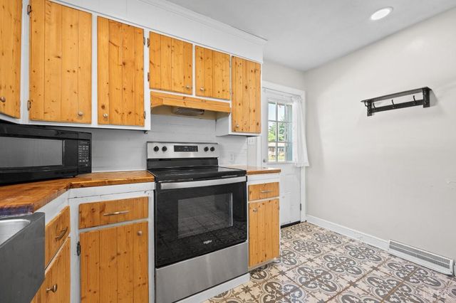 525 Water Oak Road, Roanoke, VA 24019