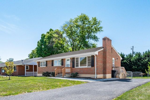 525 Water Oak Road, Roanoke, VA 24019