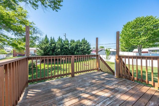 525 Water Oak Road, Roanoke, VA 24019