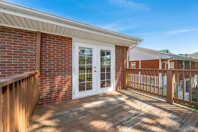 525 Water Oak Road, Roanoke, VA 24019