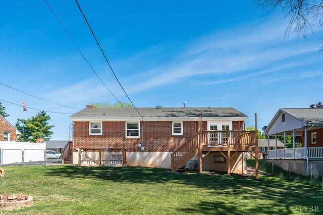 525 Water Oak Road, Roanoke, VA 24019